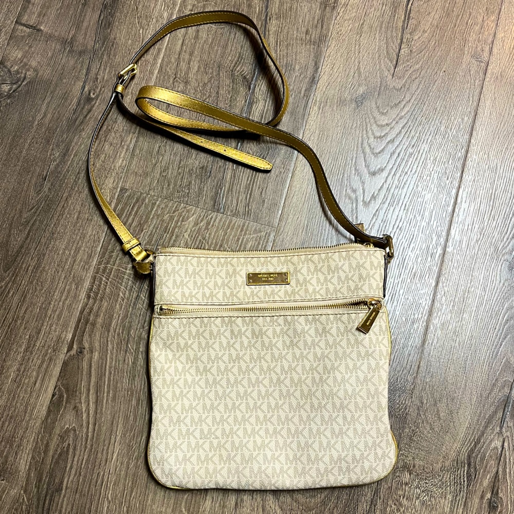 Michael Kors White and Gold Crossbody